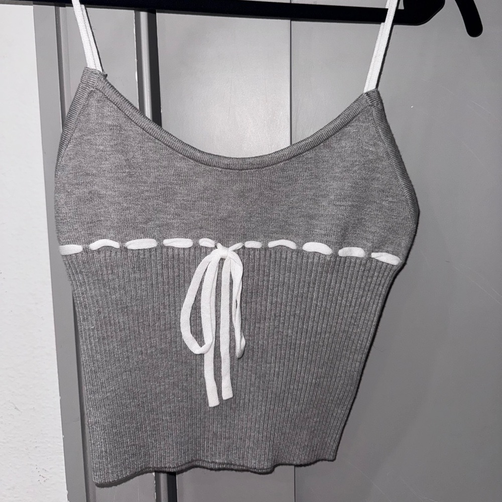 Edikted Gray and White Tank Top